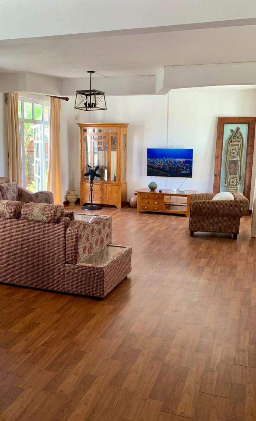 White Castle Villa Pereybere Beach Екстериор снимка