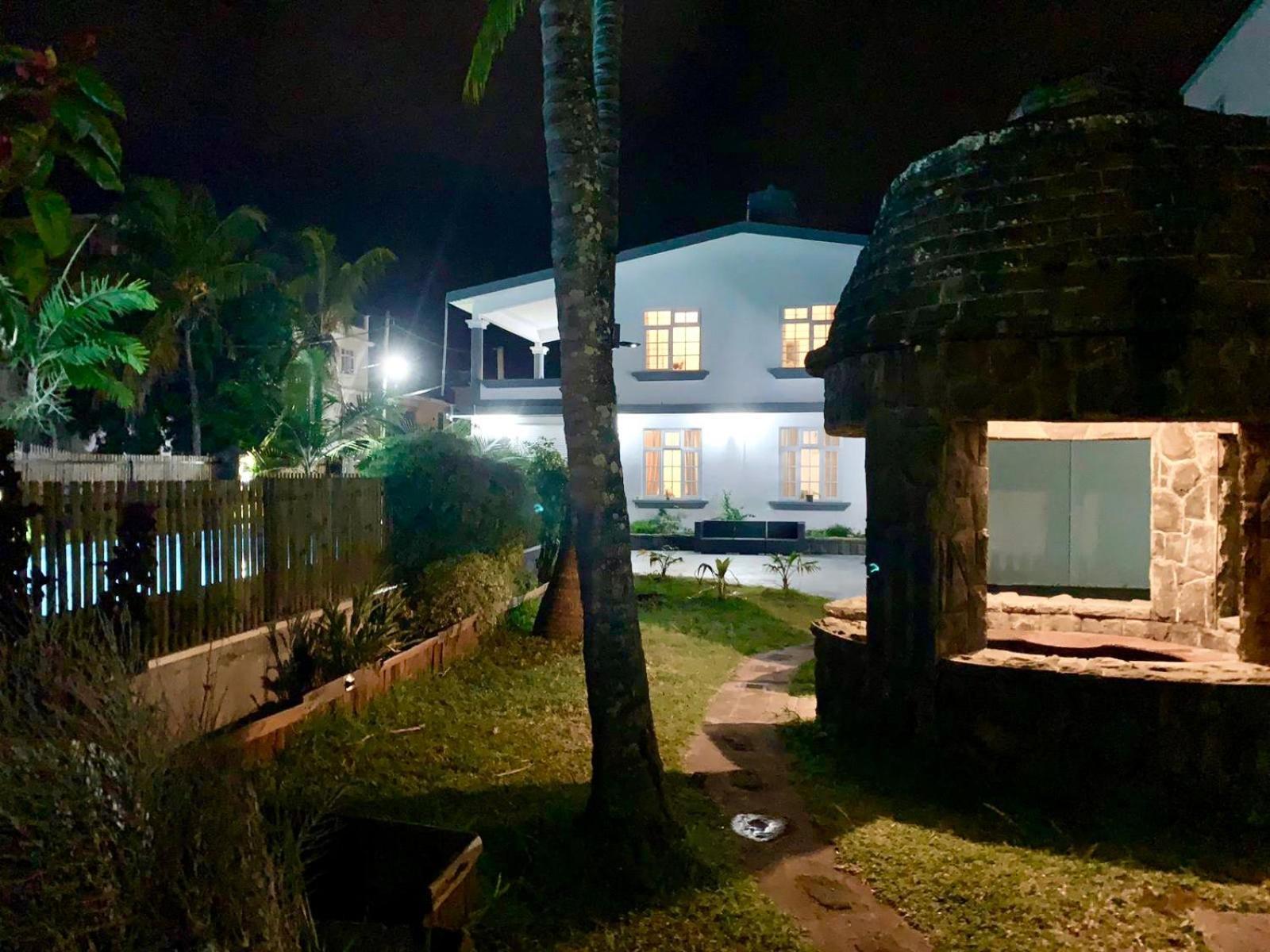 White Castle Villa Pereybere Beach Екстериор снимка